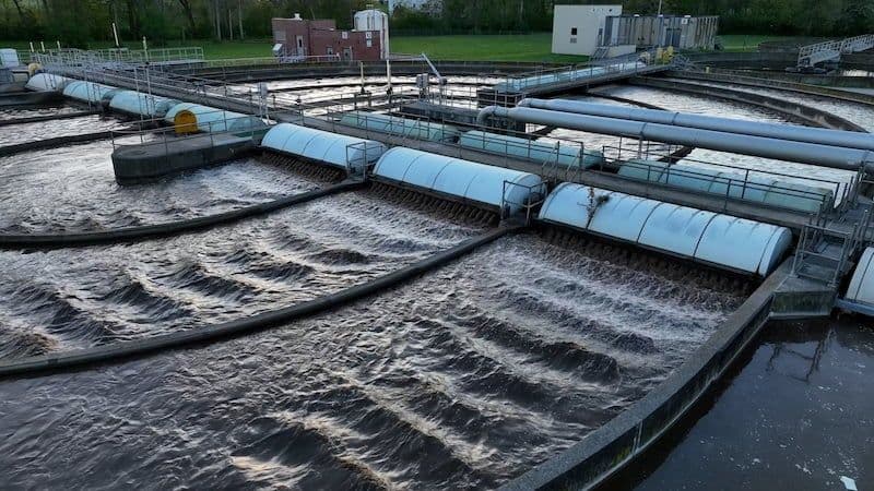 Brush rotor in an oxidation ditch (wastewater aeration process