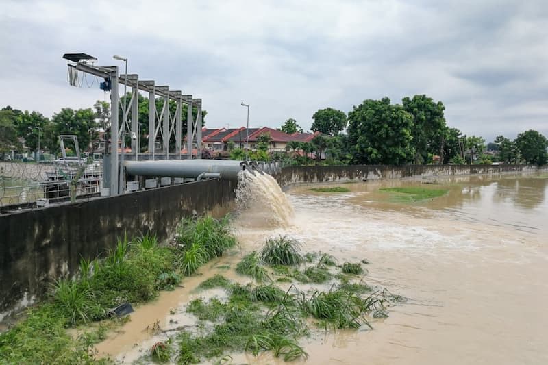 Storm overflow pipes and system