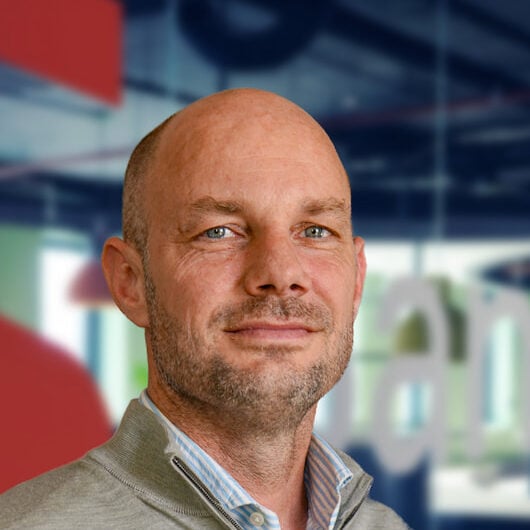 Simon heaadshot 2025v2 640x800